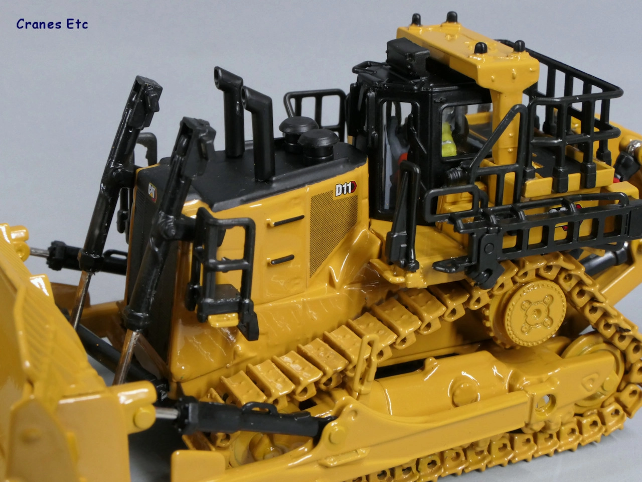 Cat D11 Bulldozer TKN Design metal tracks 1:87
