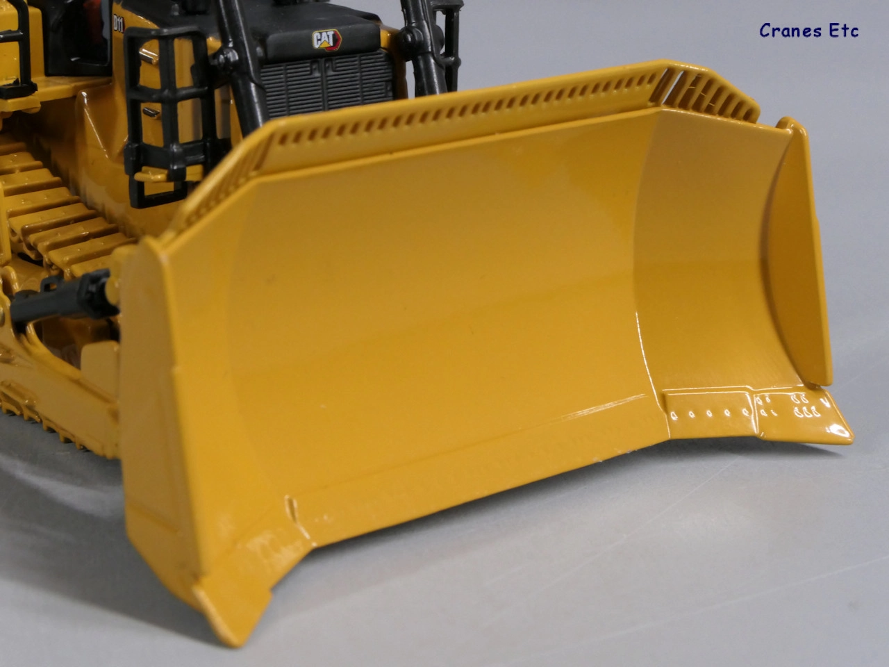 Cat D11 Bulldozer TKN Design metal tracks 1:87