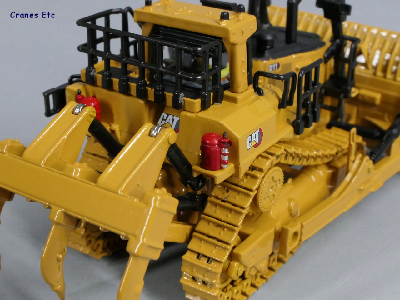 Cat D11 Bulldozer TKN Design metal tracks 1:87