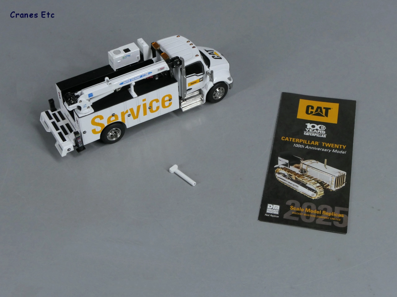 Truck Kenworth T380 Auto-Crane Titan 85 body with Miller EnPak 1:50