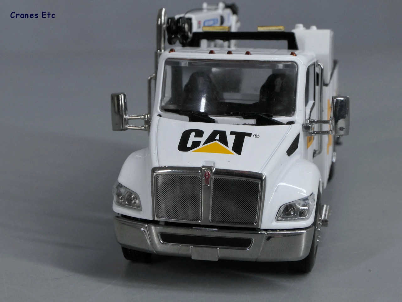 Truck Kenworth T380 Auto-Crane Titan 85 body with Miller EnPak 1:50