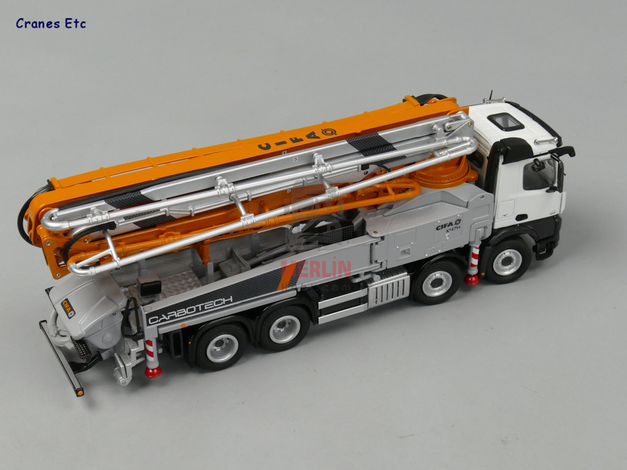 NZG 1/50 Mercedes Benz AROCS 振舞い 4151 CIFA K47H CEMENT