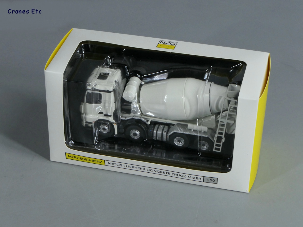 1/50 Mercedes Arocs 8x4 Beton Mikseri - MERLİN HOBİ  - sergilenmeye hazır model araç