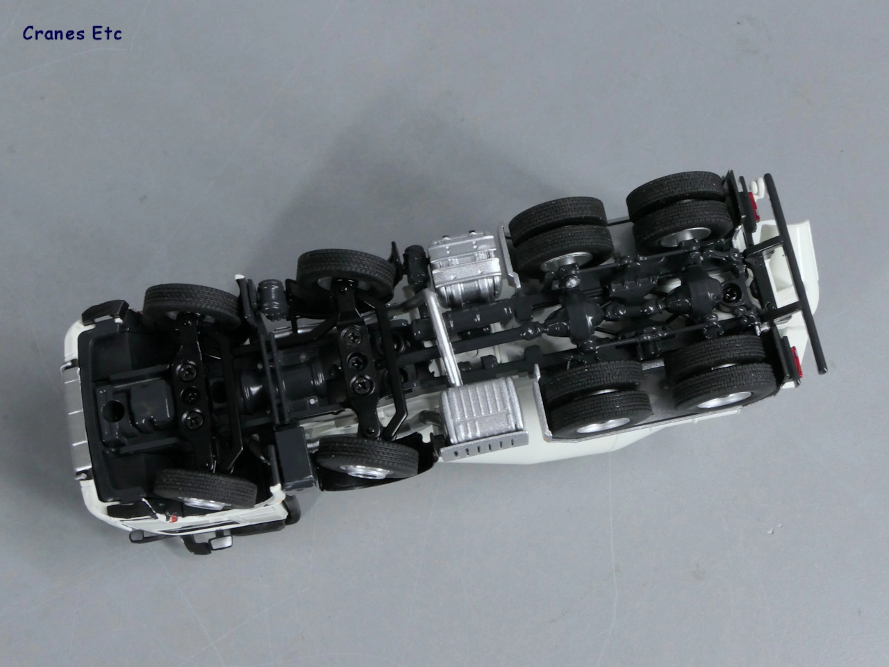 1/50 Mercedes Arocs 8x4 Beton Mikseri - MERLİN HOBİ  - sergilenmeye hazır model araç