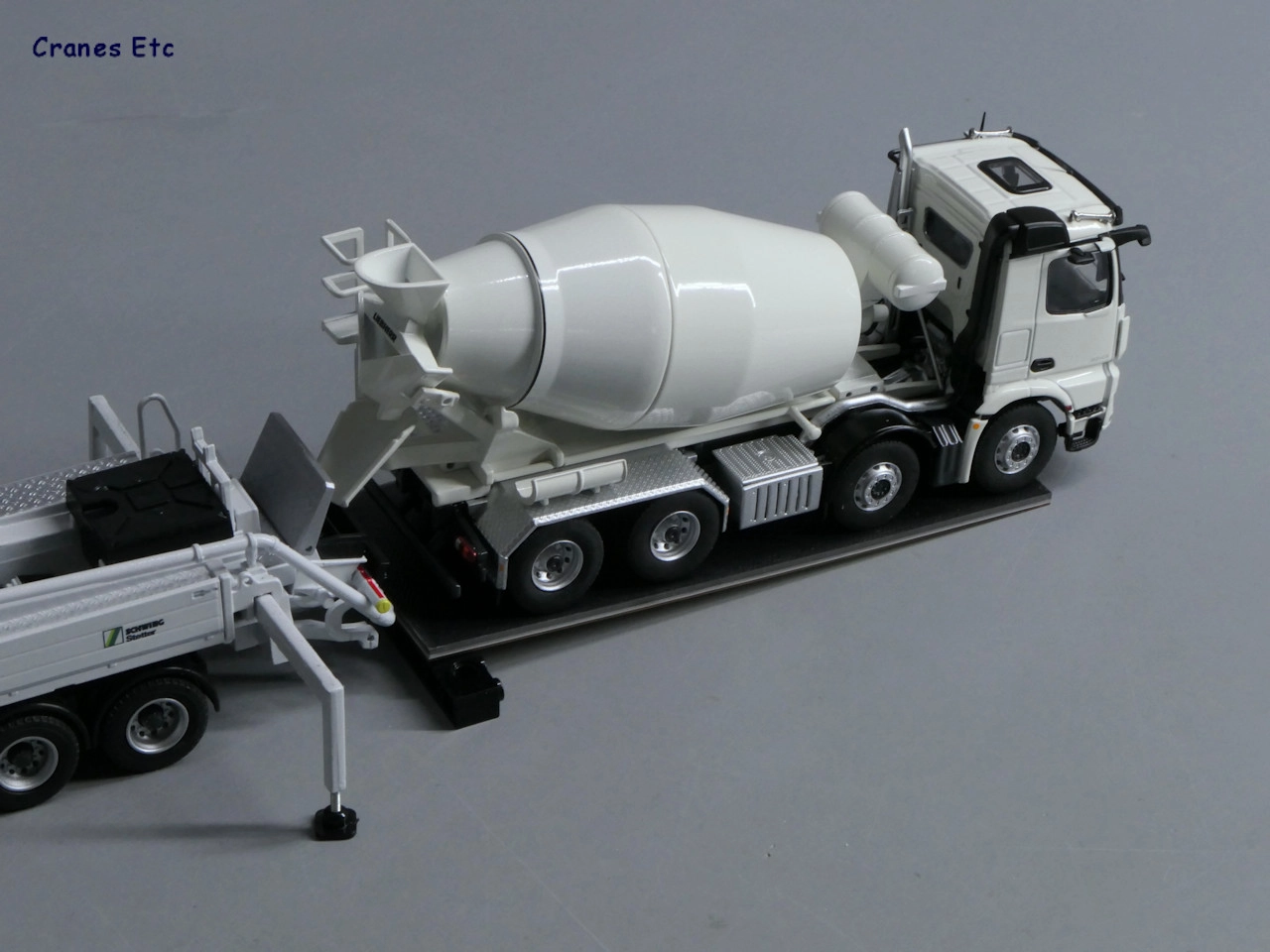 1/50 Mercedes Arocs 8x4 Beton Mikseri - MERLİN HOBİ  - sergilenmeye hazır model araç