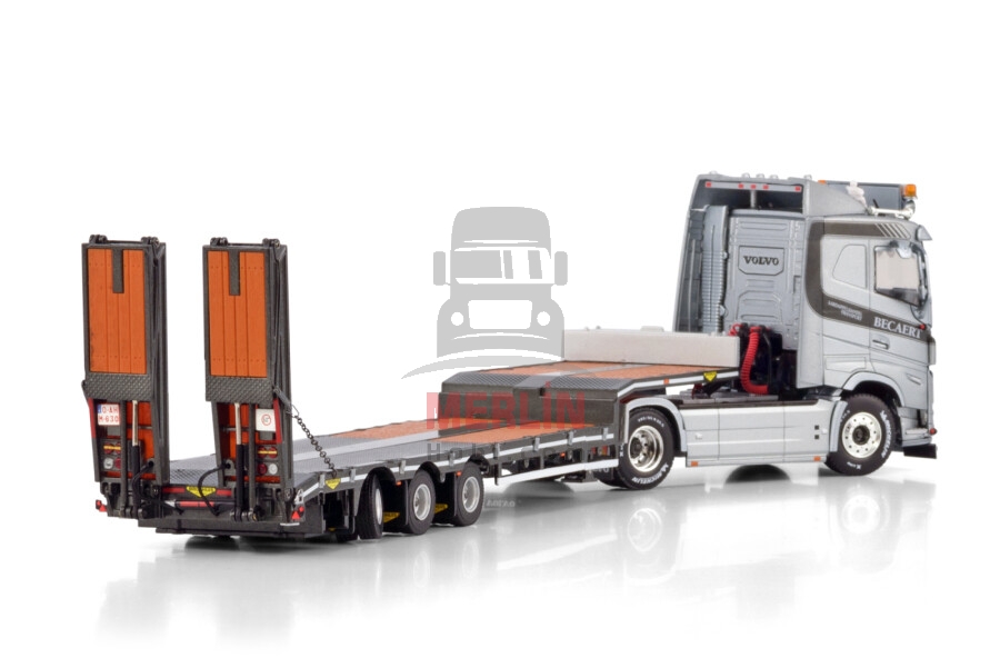 1/50 Becatrans BV; VOLVO FH5 SLEEPER CAB 4X2 SEMI LOW LOADER WITH