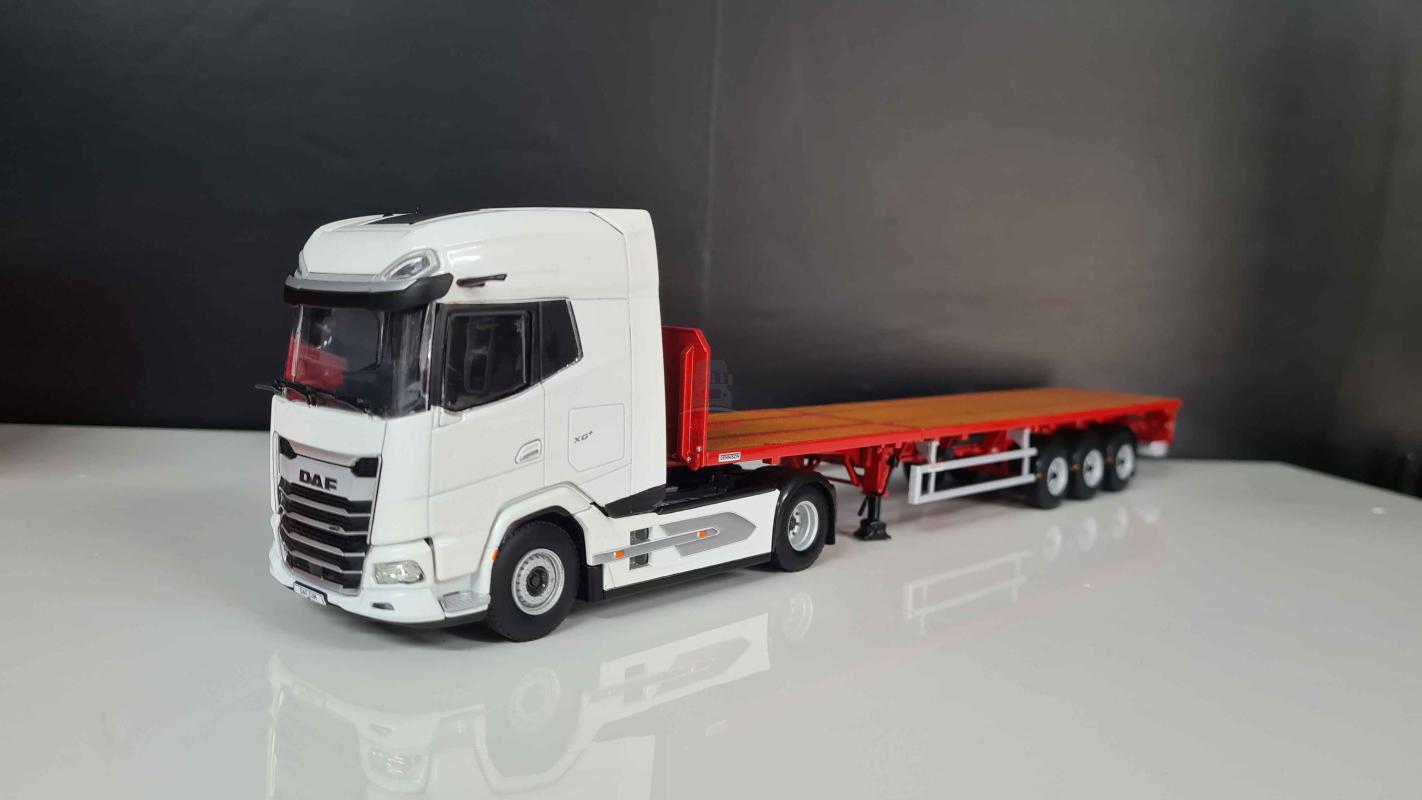 1/50 Daf XG+ 4x2  + FLATBED TRAILER - 3 AXLE 