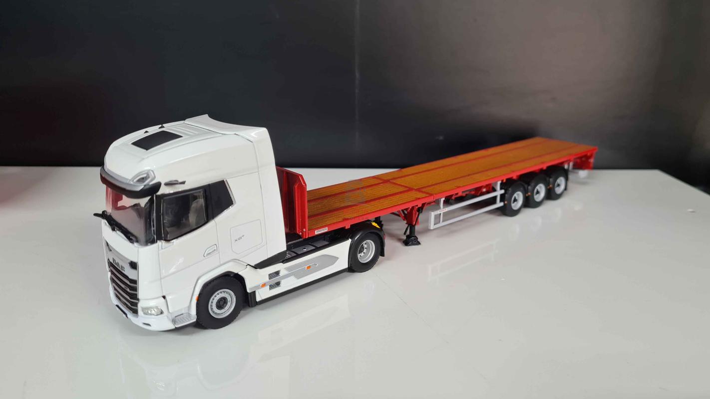 1/50 Daf XG+ 4x2  + FLATBED TRAILER - 3 AXLE 