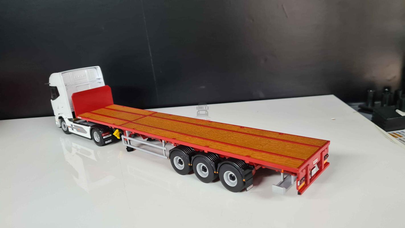 1/50 Daf XG+ 4x2  + FLATBED TRAILER - 3 AXLE 
