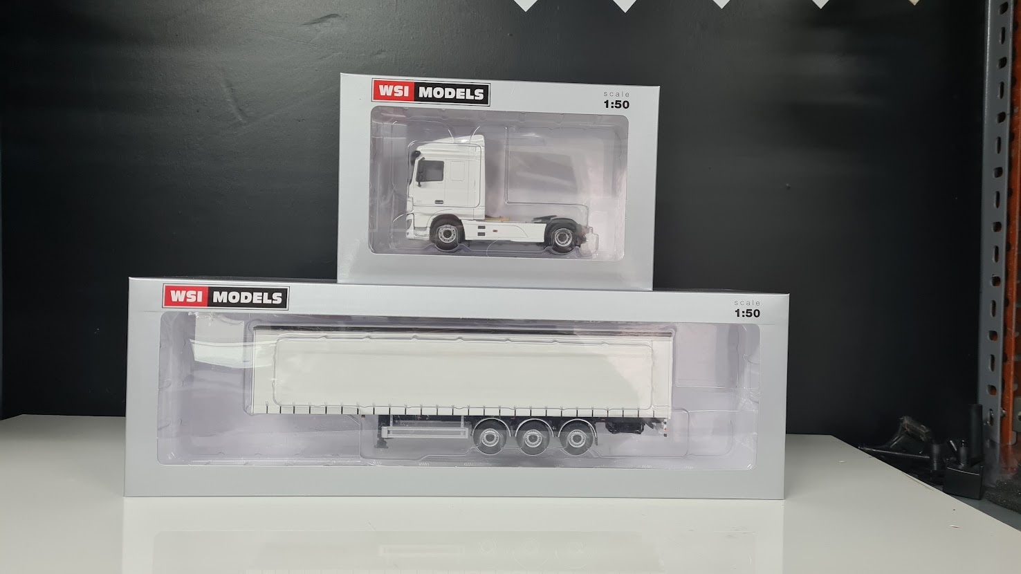 1/50 Daf XF 4x2 SC + Perdeli / Tenteli Dorse Tır Çekici