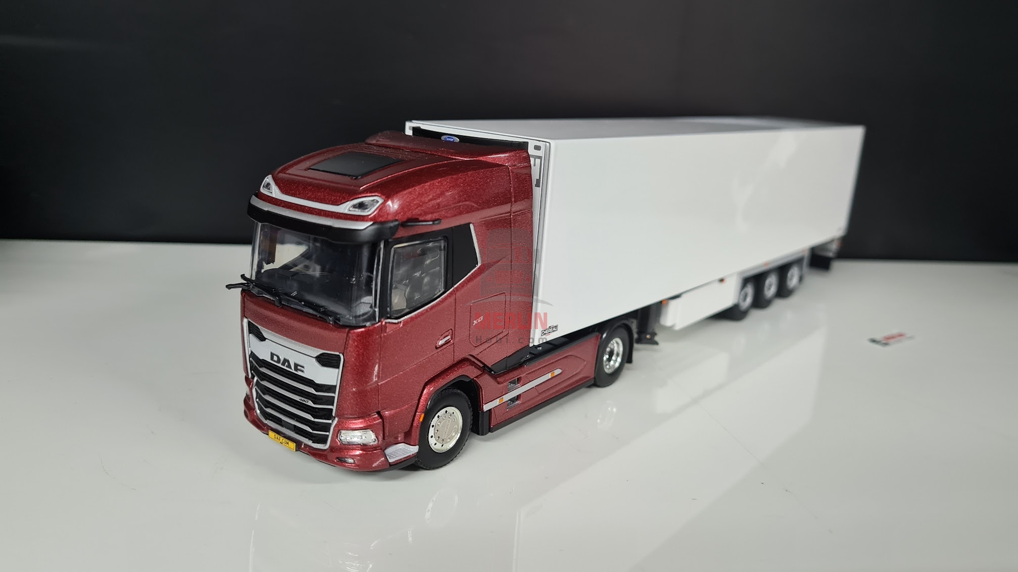 1/50 Daf XG 4x2 Kırmızı + Frigo Soğutuculu Trailer