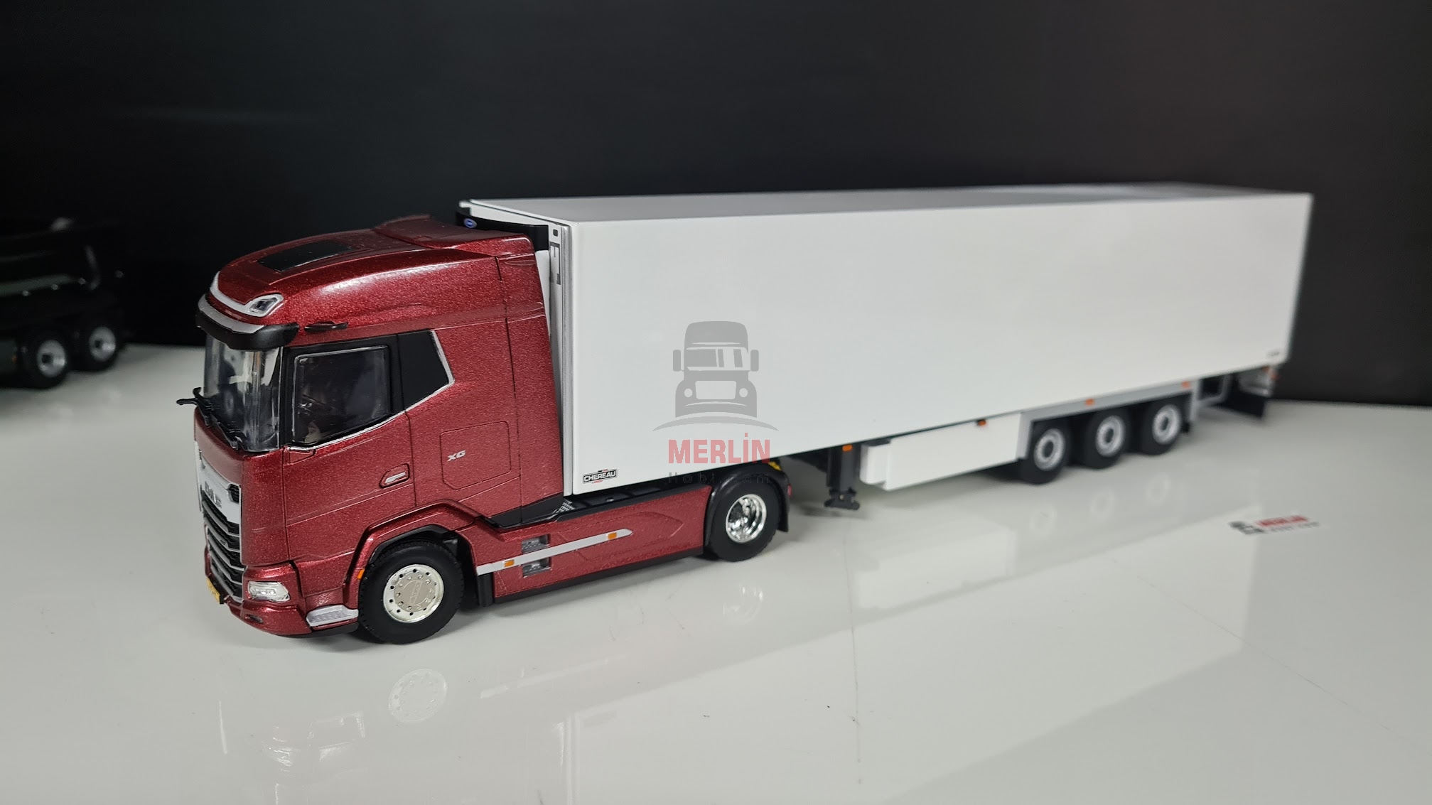 1/50 Daf XG 4x2 Kırmızı + Frigo Soğutuculu Trailer