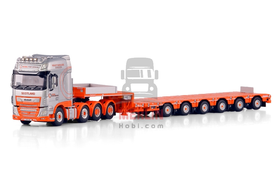 1/50 Global Crane Services; DAF XF SUPER SPACE CAB MY2017 8X4 NOOTEBOOM MANOOVR - 6 AXLE