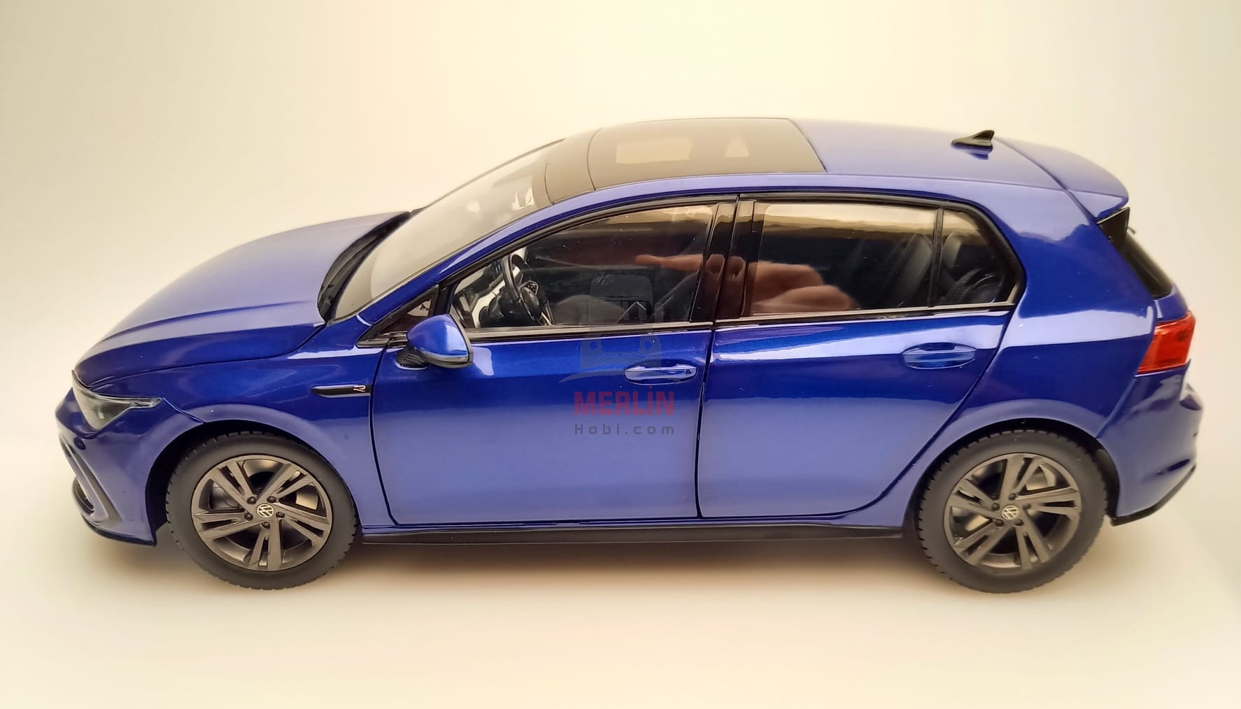 1/18  VW Golf 8 R-Line - 2020 - Blue metallic