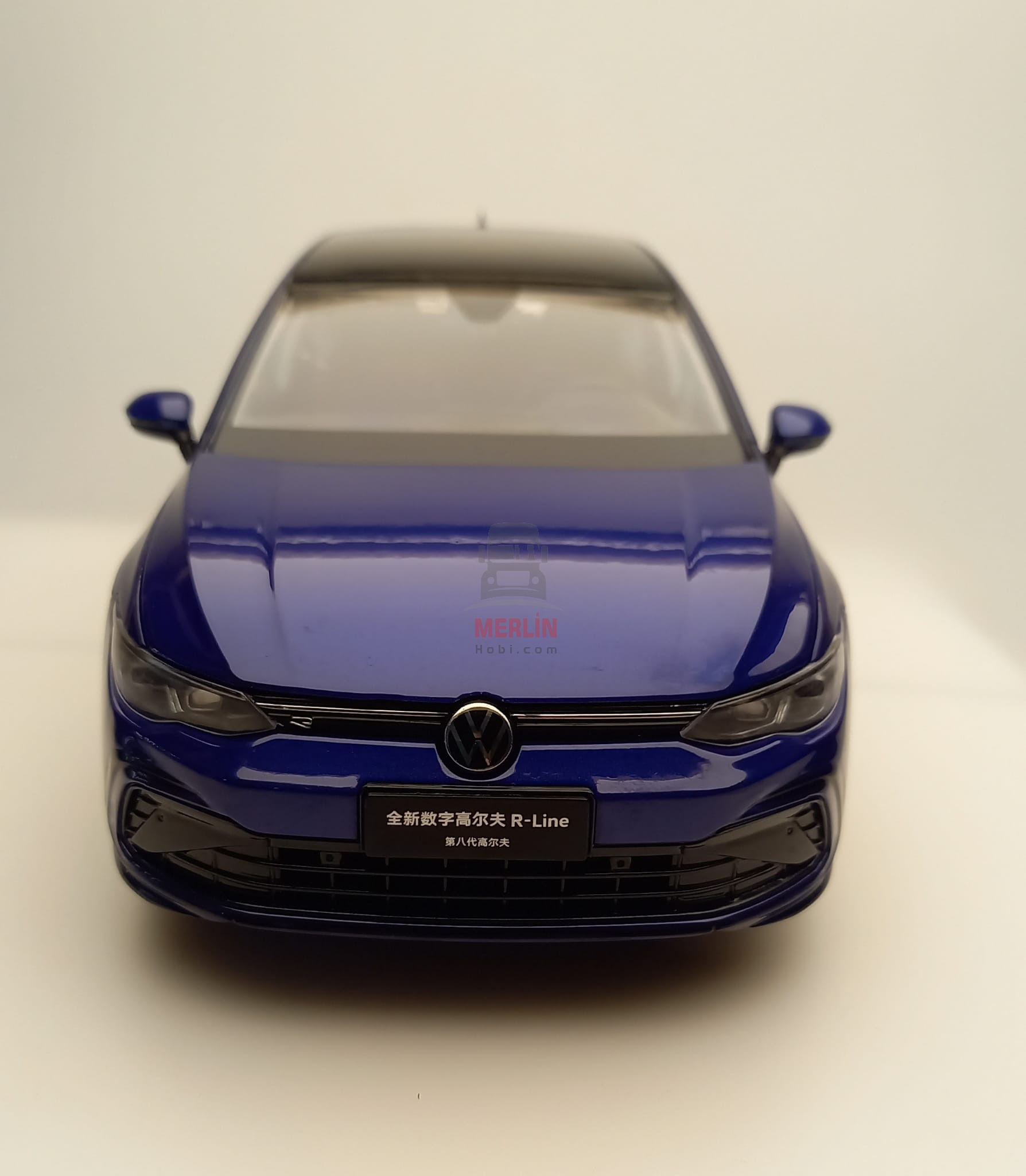 1/18  VW Golf 8 R-Line - 2020 - Blue metallic