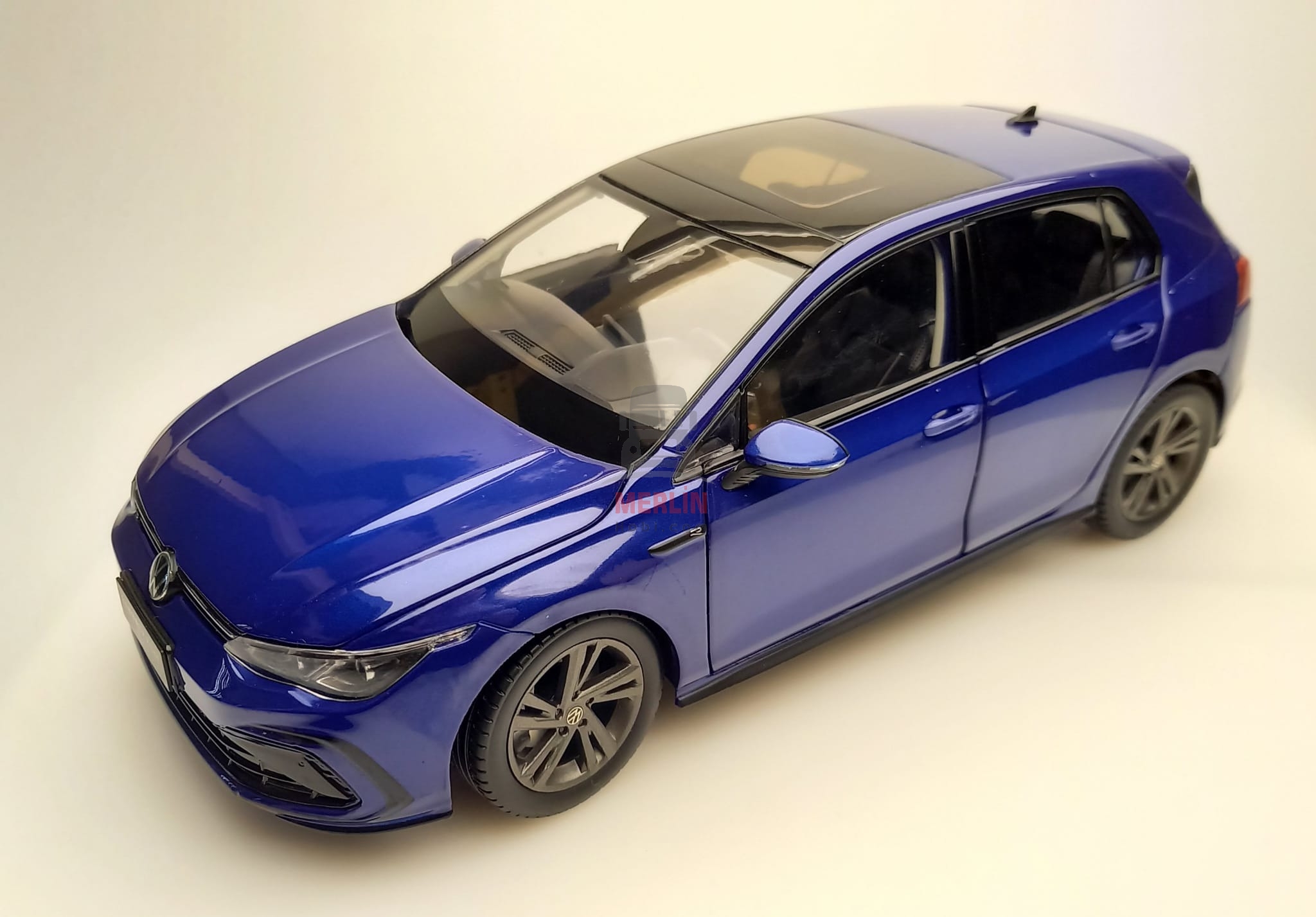 1/18  VW Golf 8 R-Line - 2020 - Blue metallic