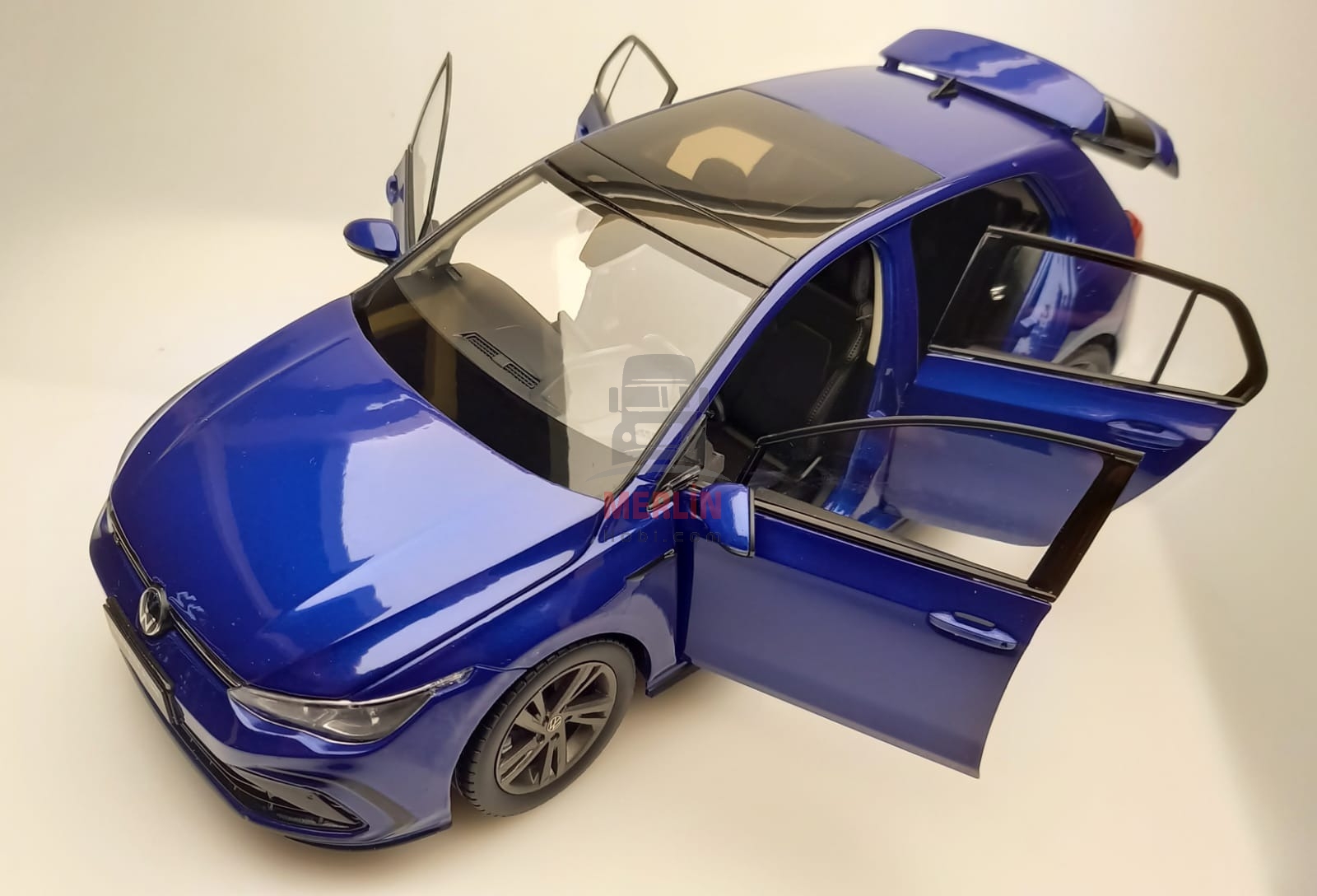 1/18  VW Golf 8 R-Line - 2020 - Blue metallic