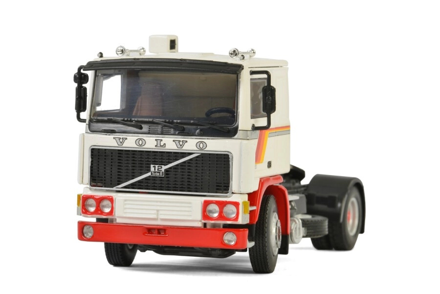 1/50 VOLVO F12 4x2 Beyaz - Kırmızı Kuşaklı