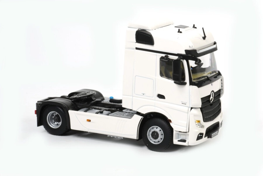 1/50 MERCEDES ACTROS MP4 BIG SPACE 4x2
