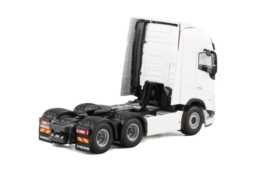 1/50 VOLVO FH5 MY2024 GLOBETROTTER XL 6X2 TAG AXLE