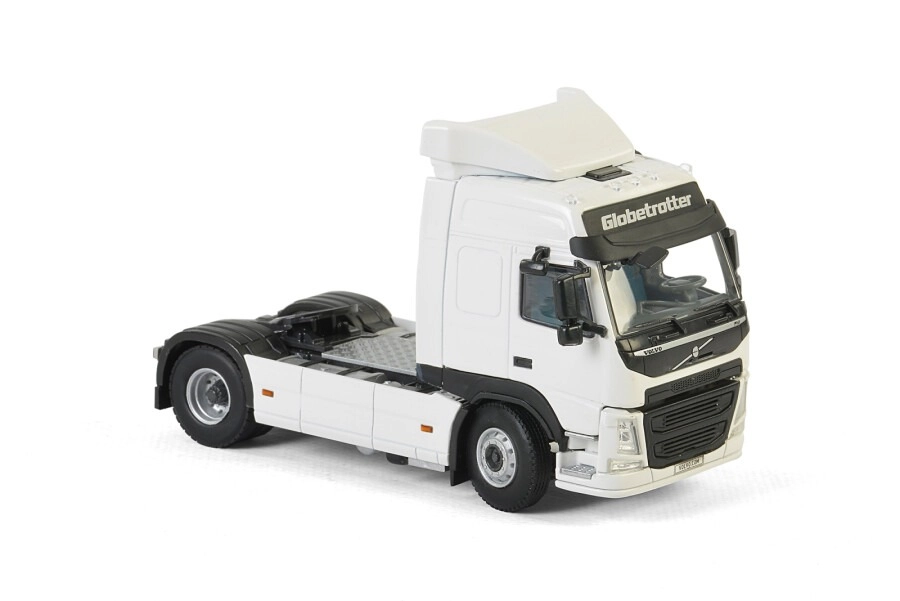 1/50 VOLVO FM4 GLOBETROTTER 4x2 - Beyaz