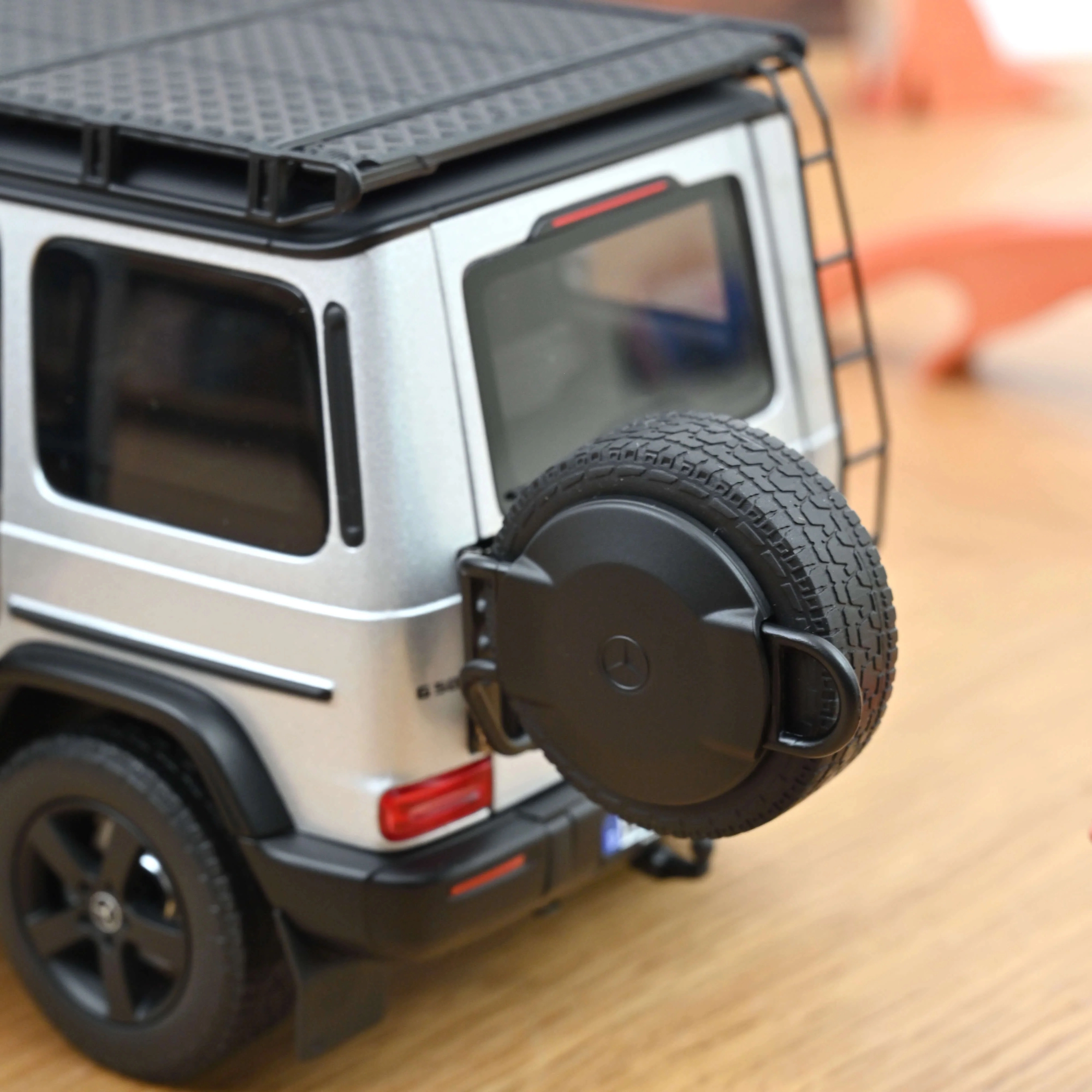 1/18 Norev Mercedes-Benz G-Class 2024 Iridium Silver 