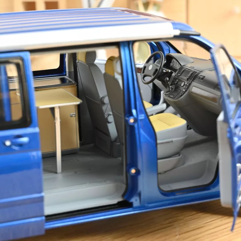 1/18 Norev VOLKSWAGEN CALİFORNİA METALİK MAVİ 2003