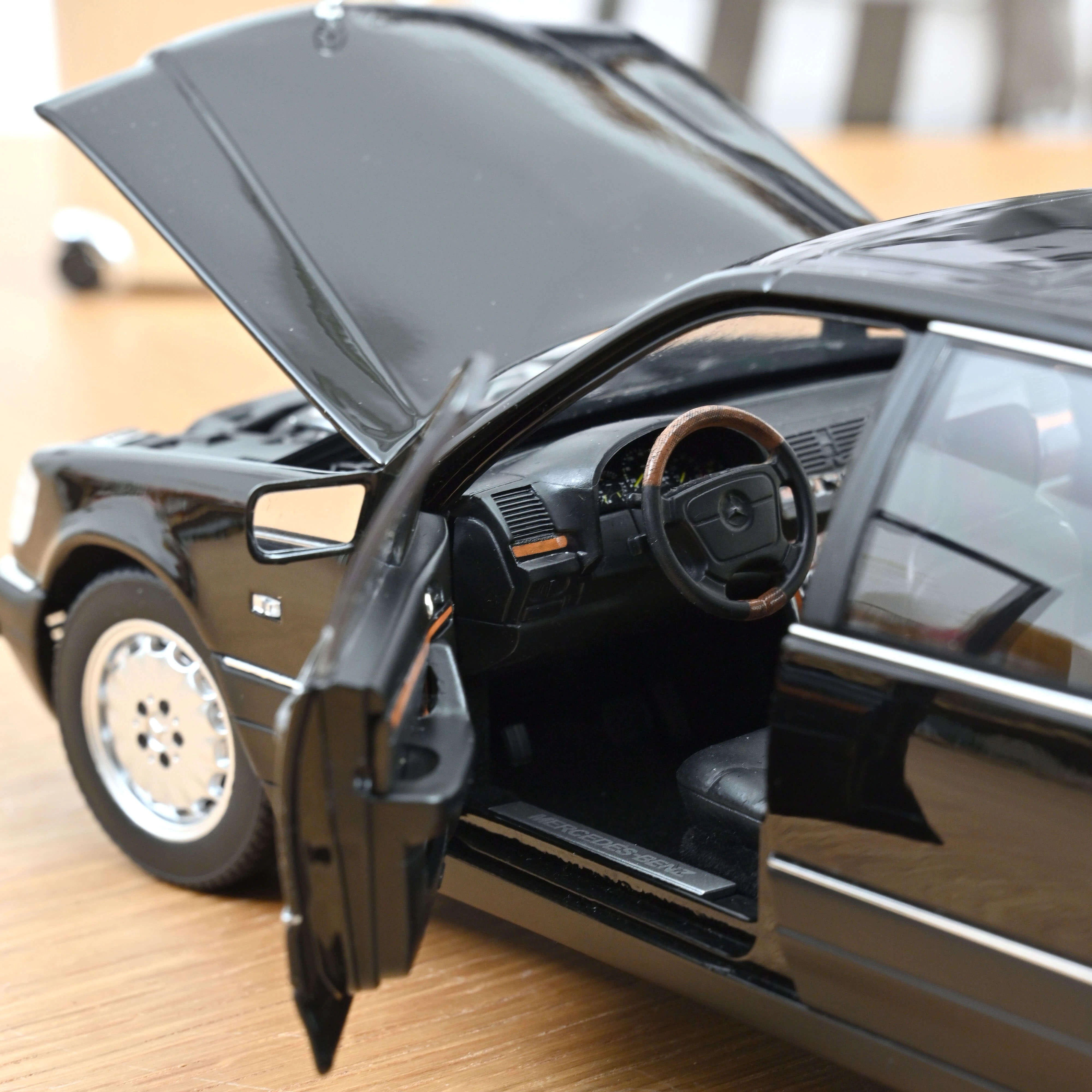 1/18 Norev Mercedes-Benz S600 1997 Noir Obsidian metalik