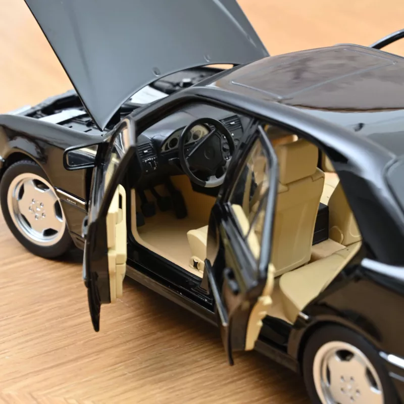 1/18 Norev Mercedes-Benz C36 AMG 1993 Noir Obsidian metalik