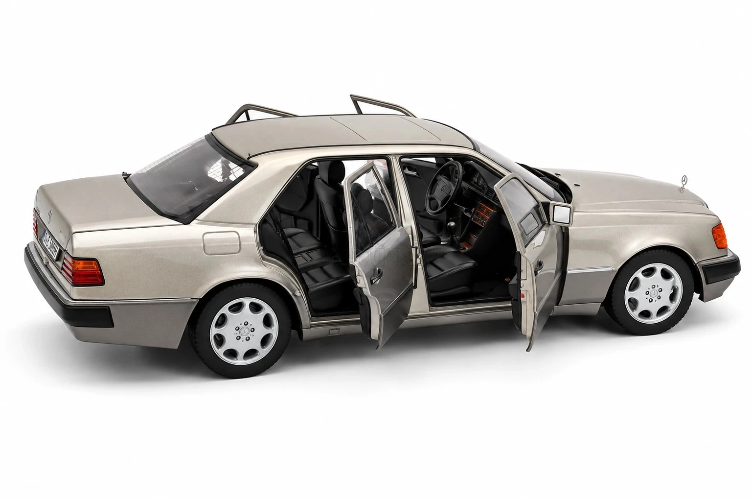 1/18 NOREV Mercedes-Benz 500 E (W124) smoke silver - B66040724