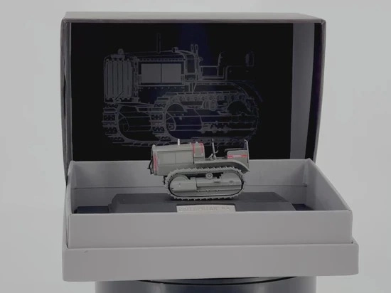 Cat Twenty Bulldozer 100 Years of Caterpillar 1:50