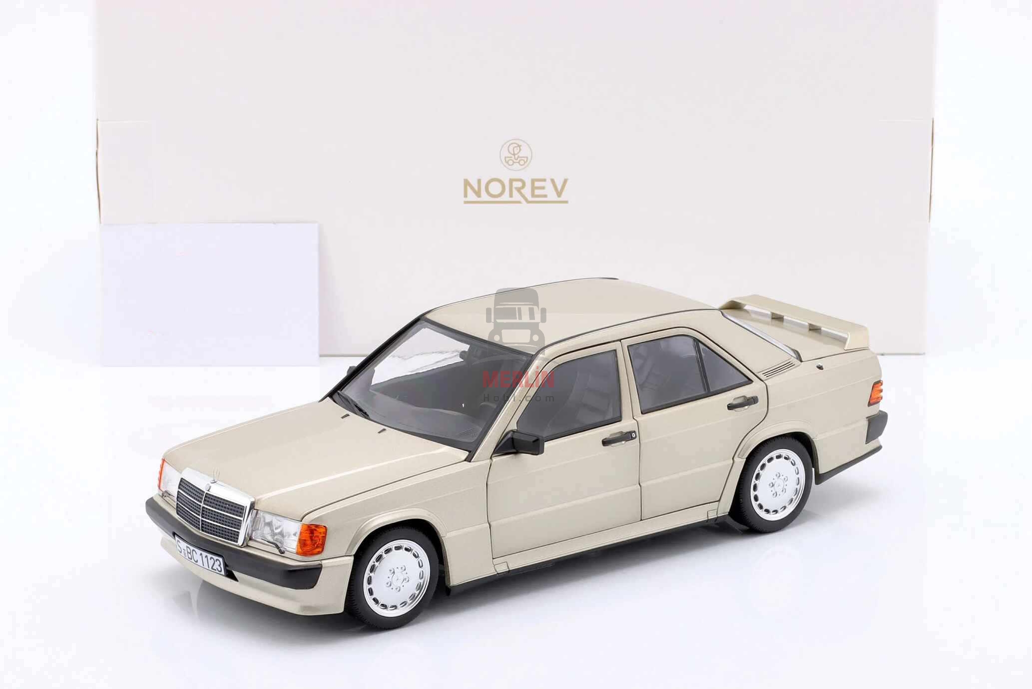 1/18 Norev Mercedes-Benz 190 E 2.3-16 1984 Duman Gümüş Metalik
