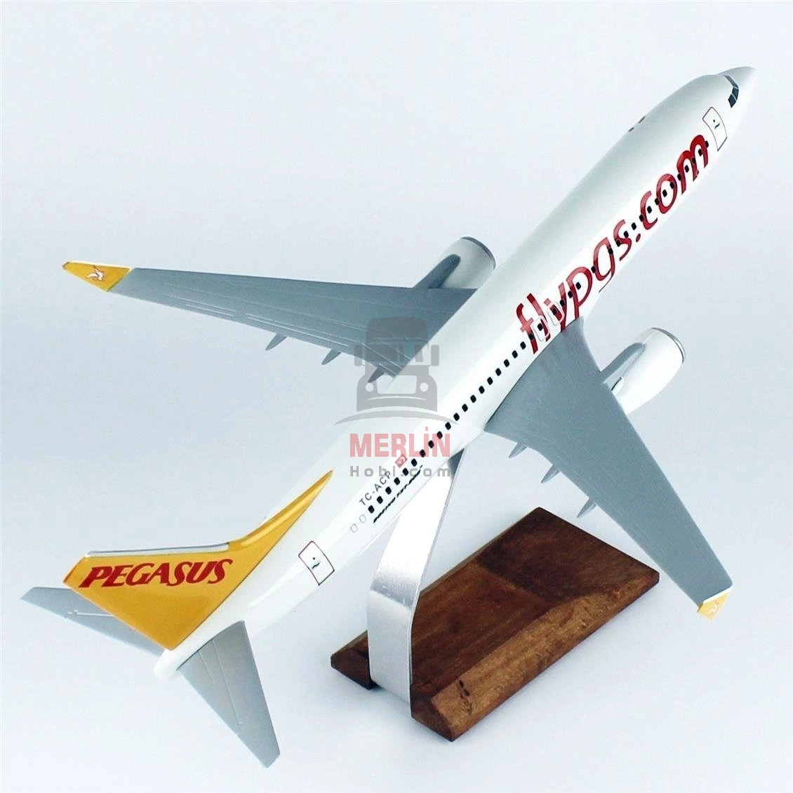 1/100 Ölçek, Pegasus B737-800 Yolcu Uçağı, Sergilemeye Hazır Ahşap Standlı Model