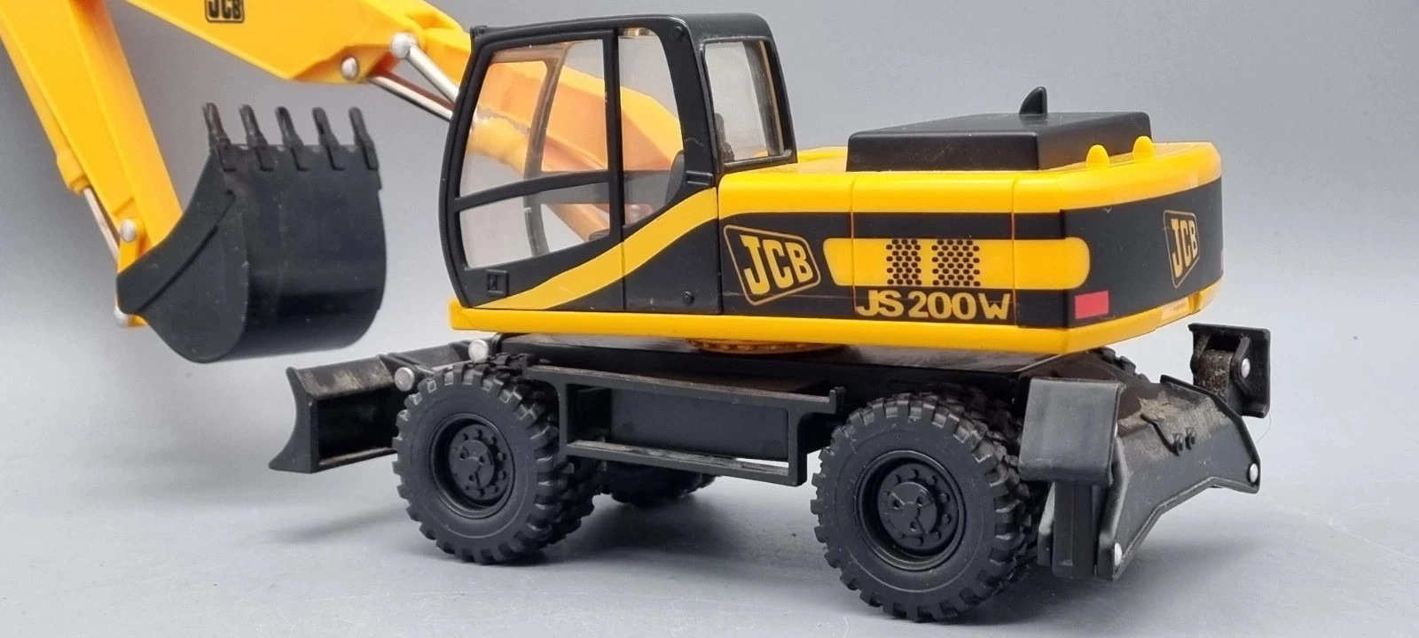 1/32 - JCB JS200W lastikli eskavatör