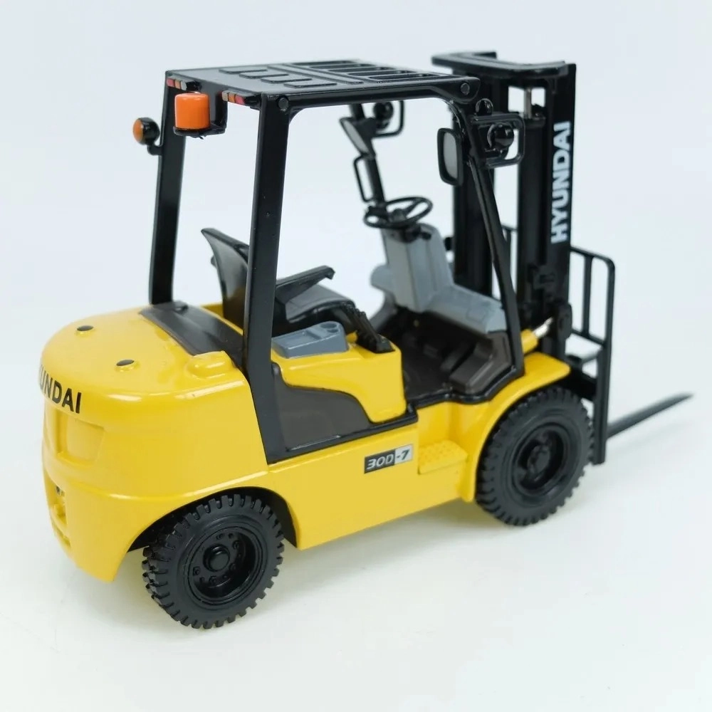 1/20 Hyundai 30d-7  -Forklift