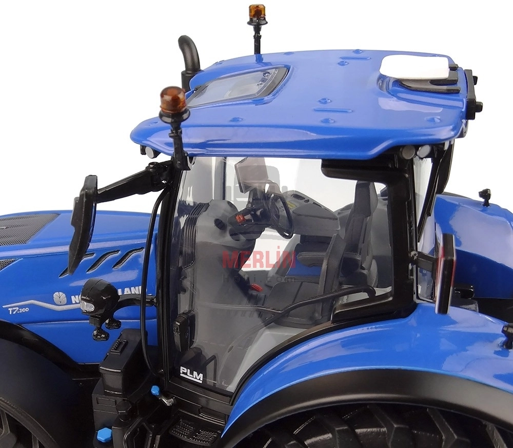 1/32 NEW HOLLAND T7.300 ’Auto Command’’  Traktör