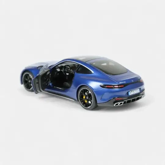 1/18 Mercedes-Benz AMG GT 63 4Matic+ C192 opalite white magno