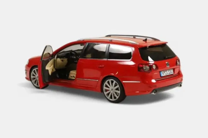 1/18 Volkswagen Passat R36 (Kasırga Kırmızı / Tornado Red)