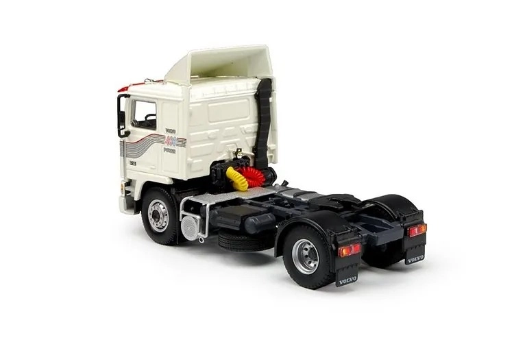 1/50 Volvo F12 4x2 400 Power White-banded