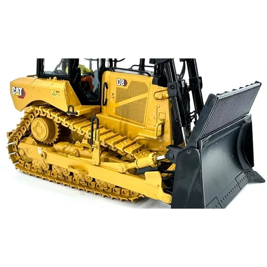 1/50 Caterpillar D8 Bulldozer Garbage Recycling