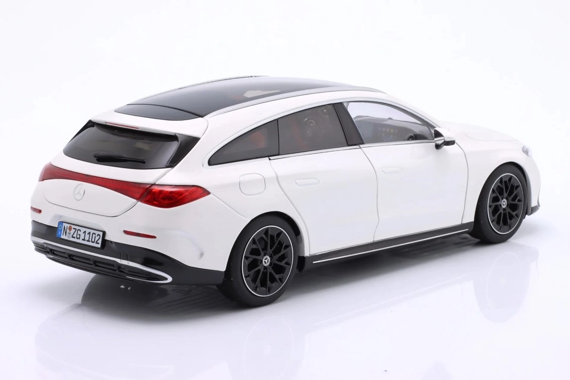 1/18 Mercedes-Benz CLA Shooting Brake EQ (X174) year 2025 polar white 1:18 NZG