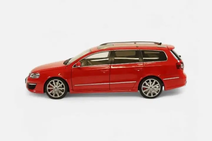 1/18 Volkswagen Passat R36 (Kasırga Kırmızı / Tornado Red)
