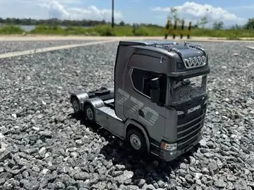 1/18 Ölçek, SCANIA Çekici ve Yarı Römorklu Alçak Kasa Dorse, Metal Destekli, 19 Kanal Uzaktan Kumandalı TIR