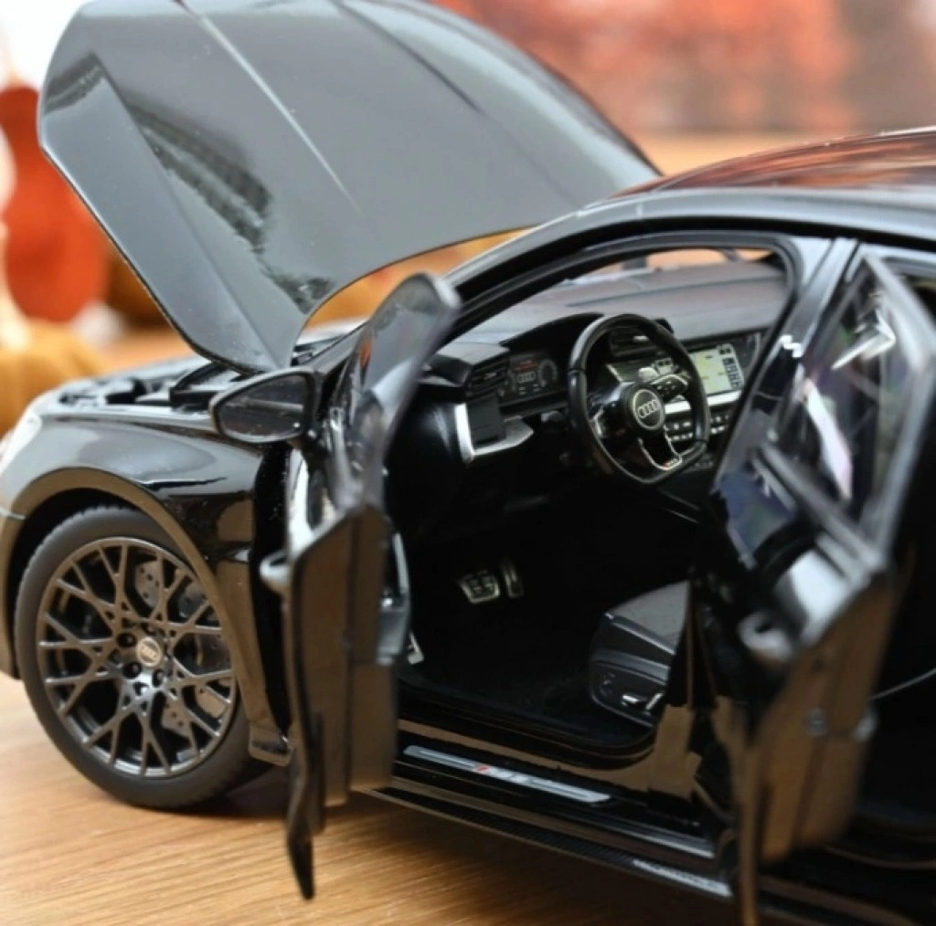 1/18 Audi RS3 2025 A3 ブラックモデル 1/18 Norev Audi RS 3 2025 Myth