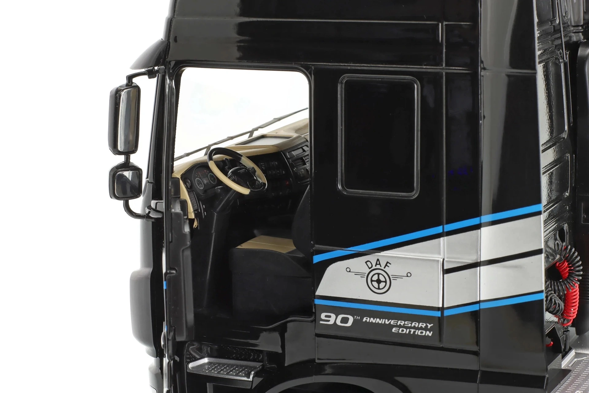 1/18  DAF XF Space Cab / Siyah (Black)