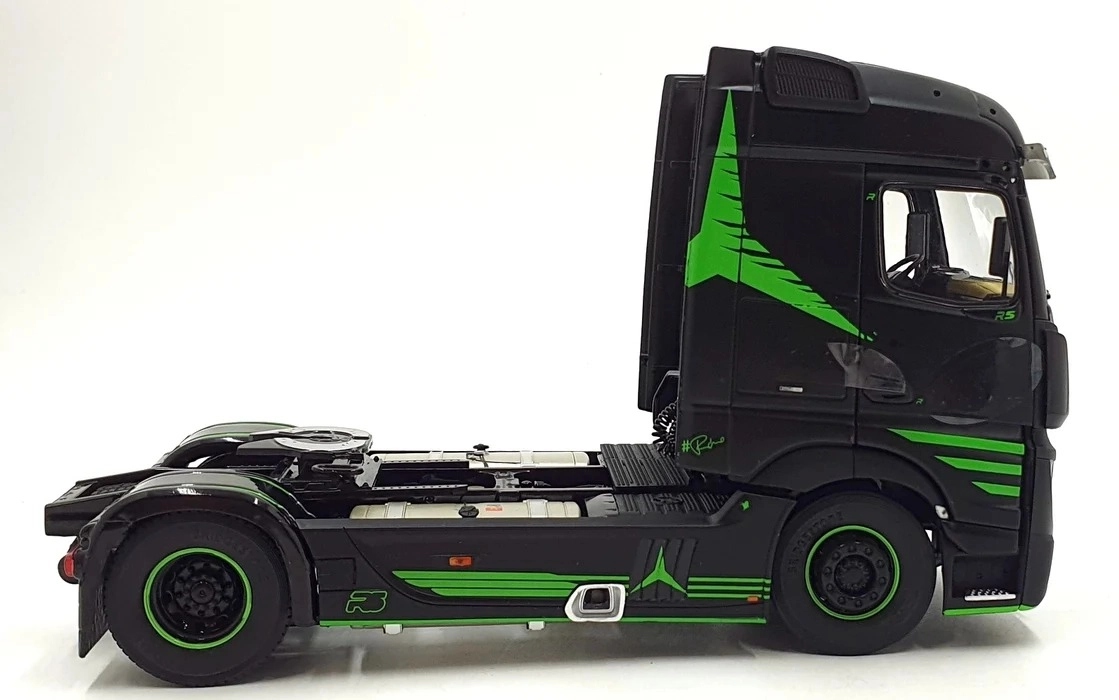 1/24 MERCEDES-BENZ ACTROS 4x2 R5 Siyah Renk