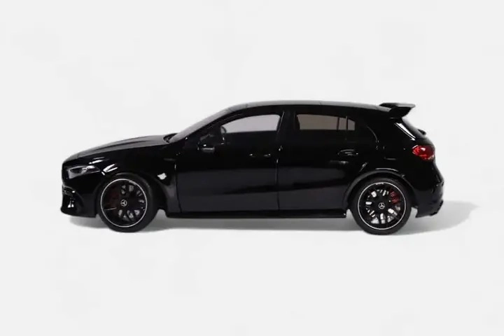 1/18 Mercedes-AMG A 45 S 4MATIC+ (Kozmos Siyah / Cosmos Black)