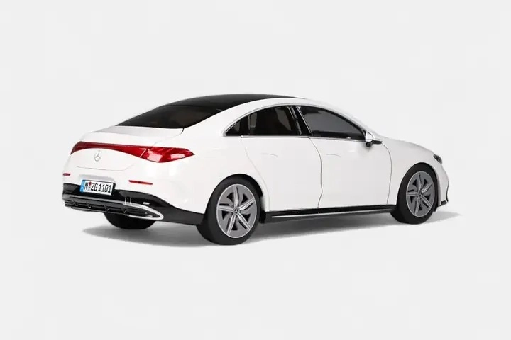 1/18 Mercedes-Benz CLA Coupé (Kutupsal Beyaz / Polar White)