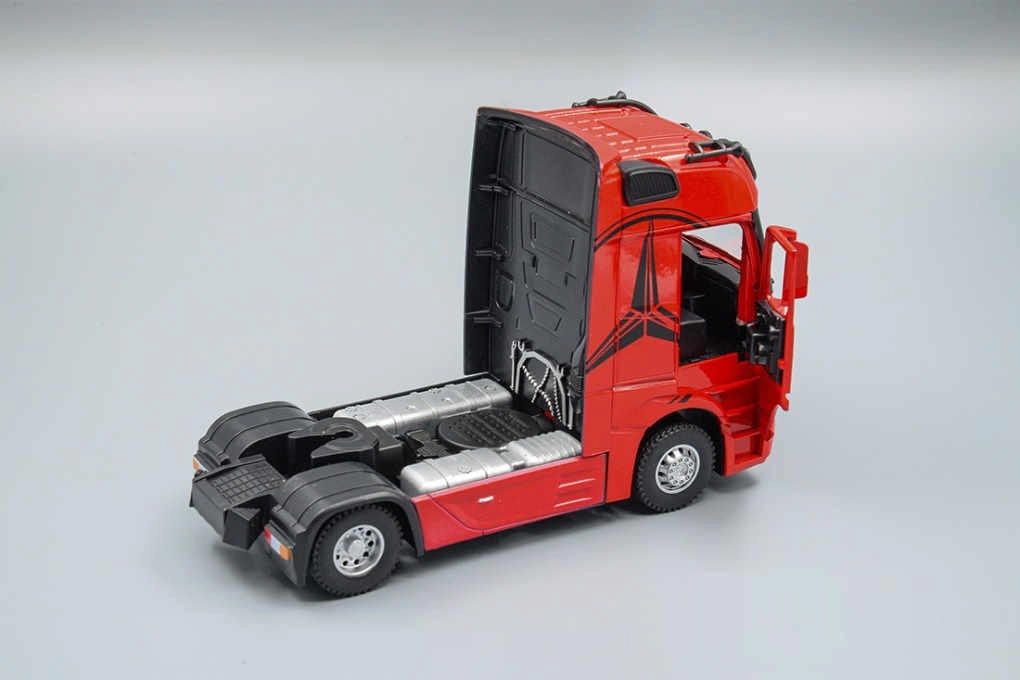 1/36 Scale Actros 1851 4x2 - RED 