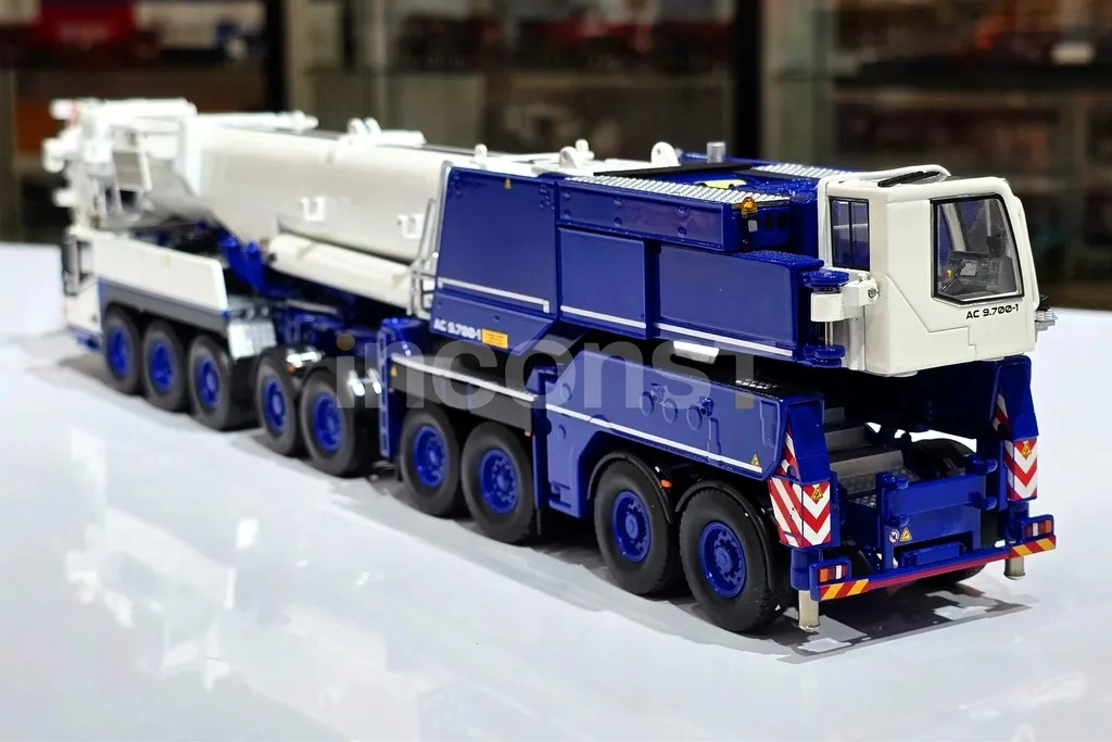 1/50 Tadano AC 7.450-1 Mobile Crane